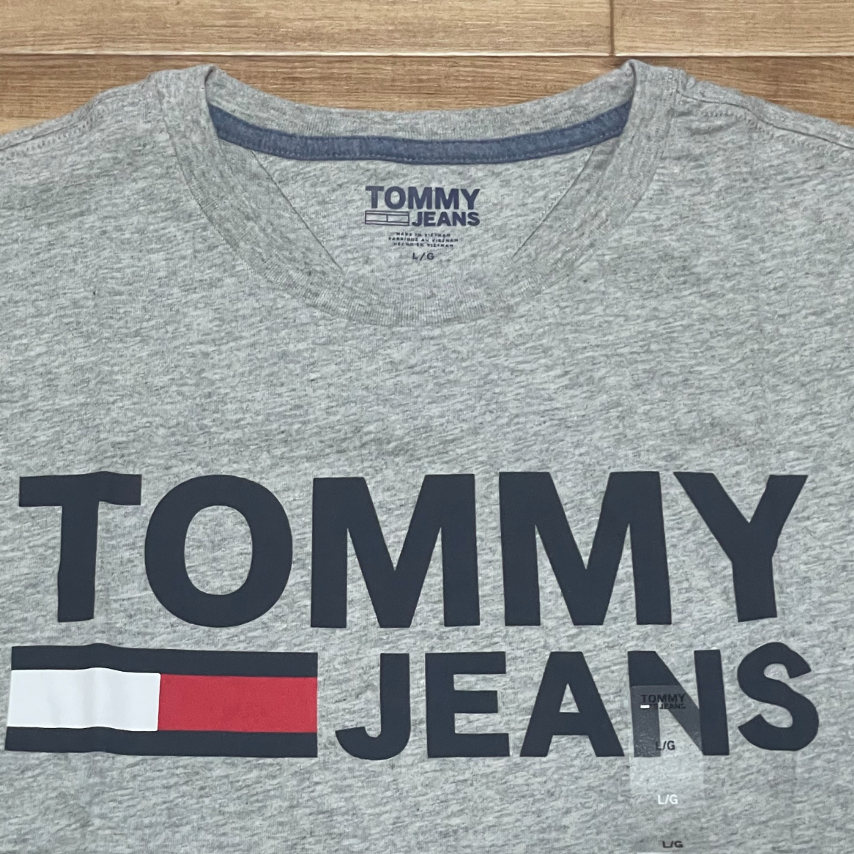 USA正規品 【 TOMMY JEANS 】 トミージーンズ ロゴ Tシャツ コットン100％ ストリート HIPHOP 袖ワンポイント グレー 〈XL〉_画像3
