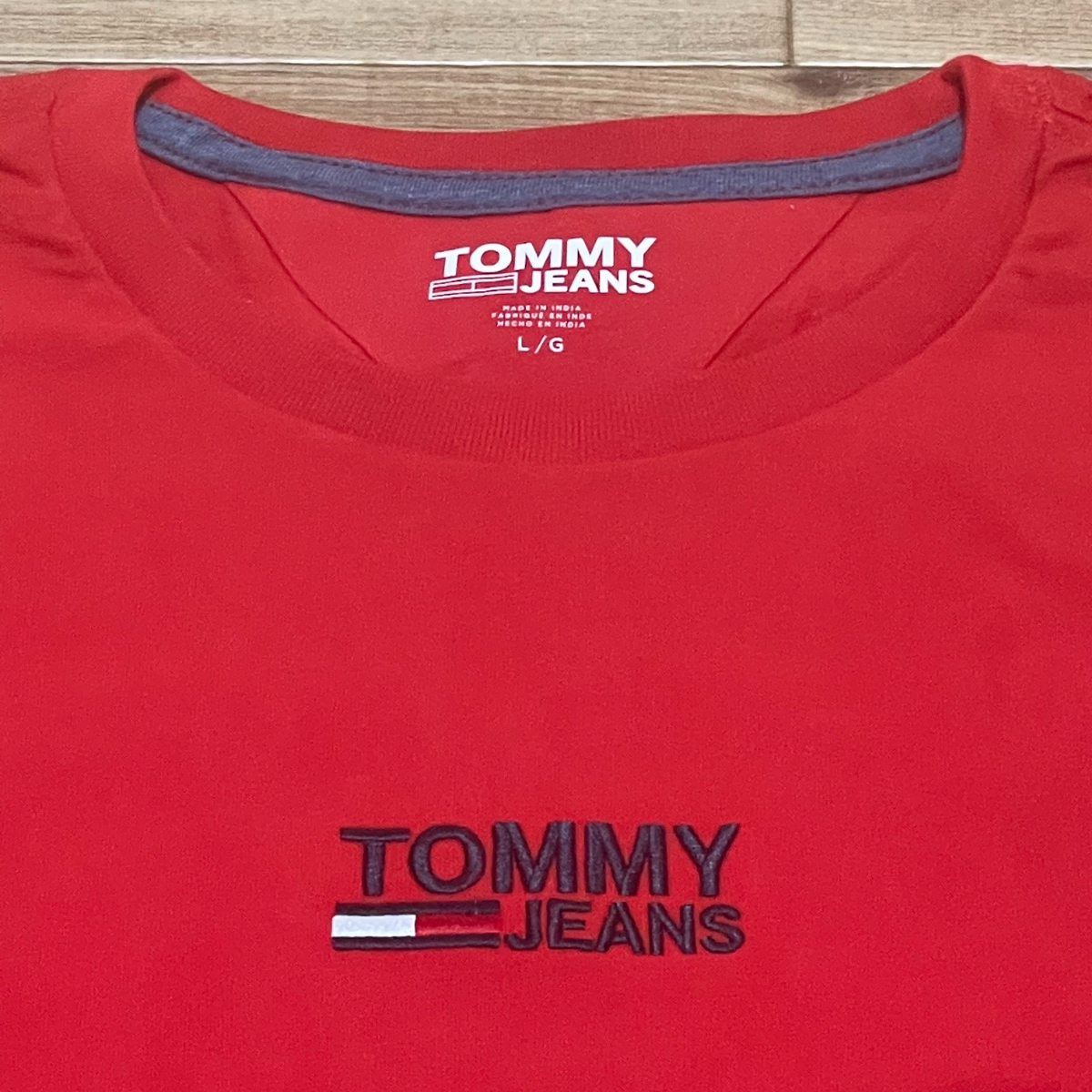 XL 【USA正規品】 トミージーンズ TOMMY JEANS ベーシック 半袖 Tシャツ ワンポイント 刺繍ロゴ 赤 アメリカンカジュアル 綿100%_画像3