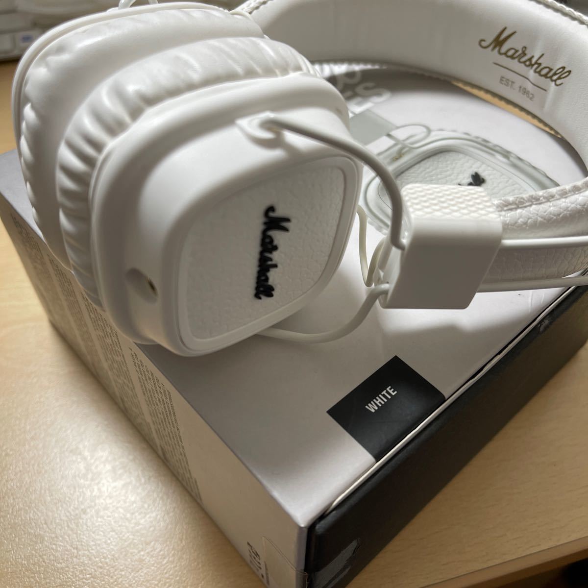 Marshall】ヘッドホン MAJORII マーシャル メジャー2 ホワイト Marshall】ヘッドホン MAJORII マーシャル メジャー2 ホワイト