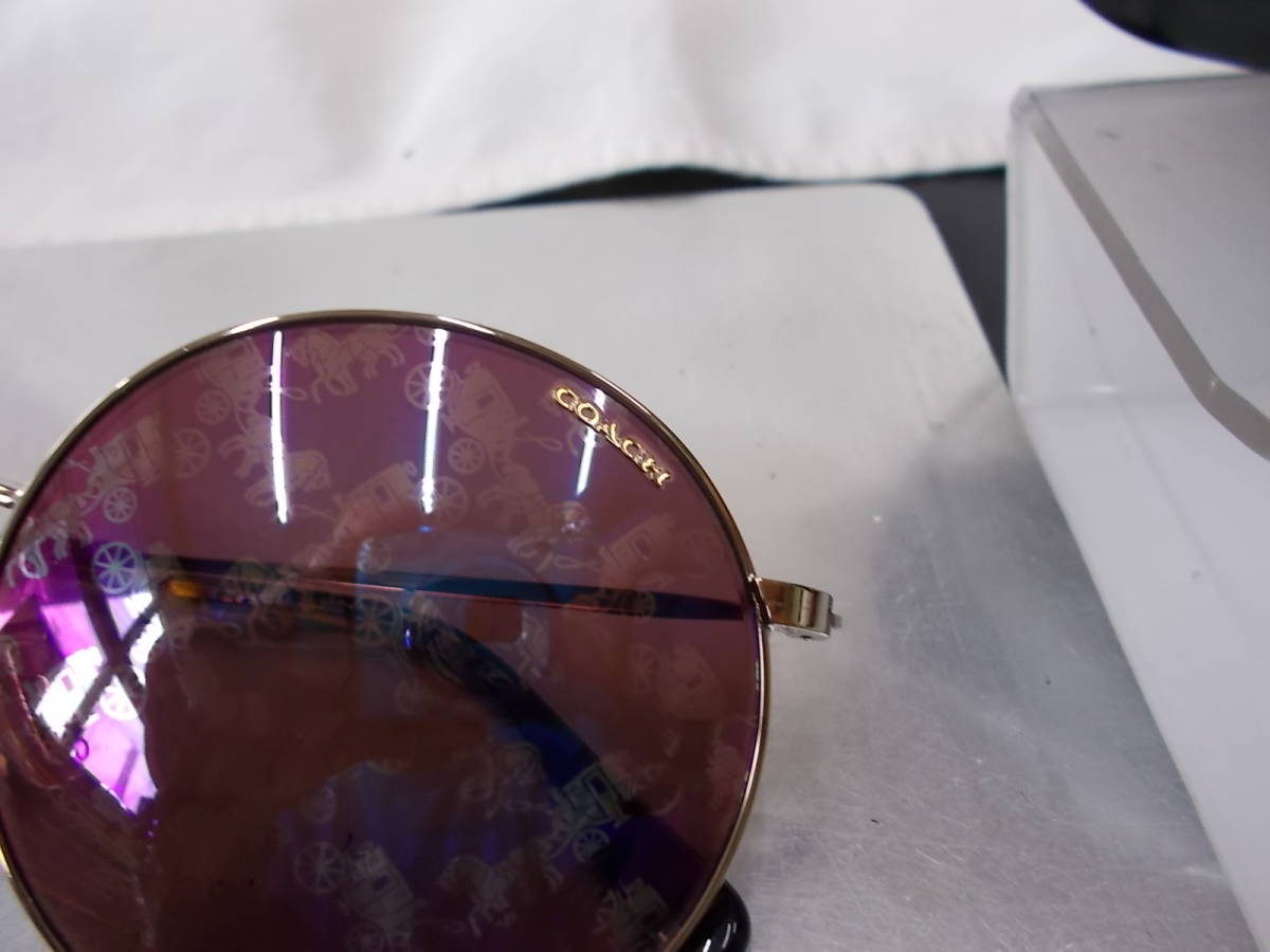 コーチ COACH お洒落な丸眼鏡 サングラス HC7078-9005AC　レンズ前面全体に馬車モチーフがプリントされてて激可愛いです。_画像3