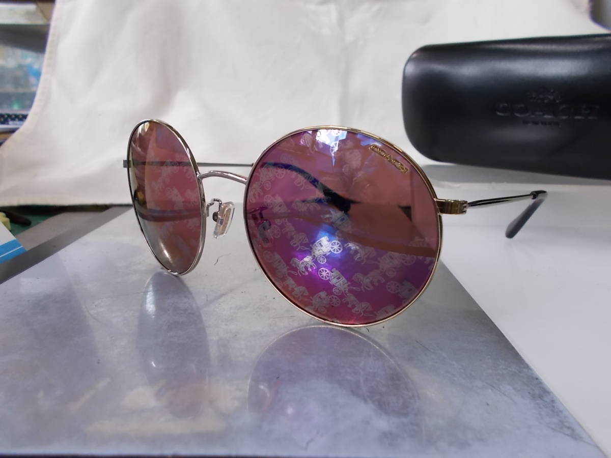 コーチ COACH お洒落な丸眼鏡 サングラス HC7078-9005AC　レンズ前面全体に馬車モチーフがプリントされてて激可愛いです。_画像4