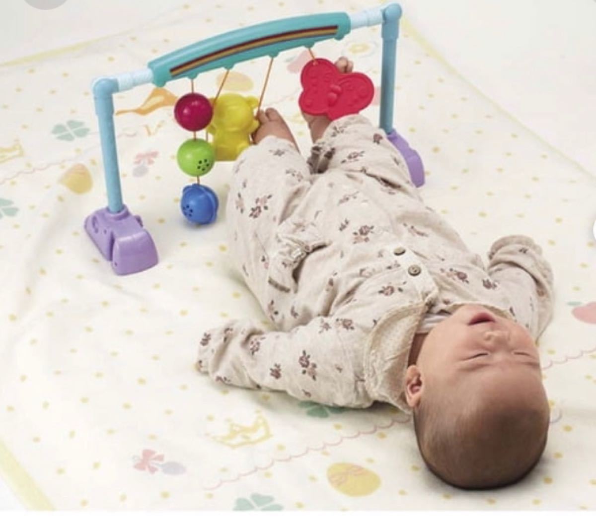 Paypayフリマ うちの赤ちゃん世界一 新生児から遊べるベビージム 対象年齢0ヶ月から 知育玩具 ピープル