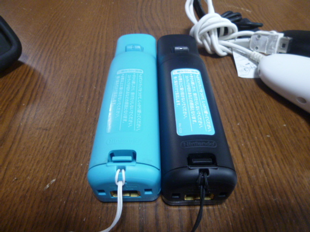 RSJN99【送料無料 動作確認済】Wii リモコン ジャケット ストラップ　ヌンチャク　ブラック　ブルー　純正品 2個セット