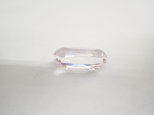 大粒!クンツァイト13.888ct ルース-