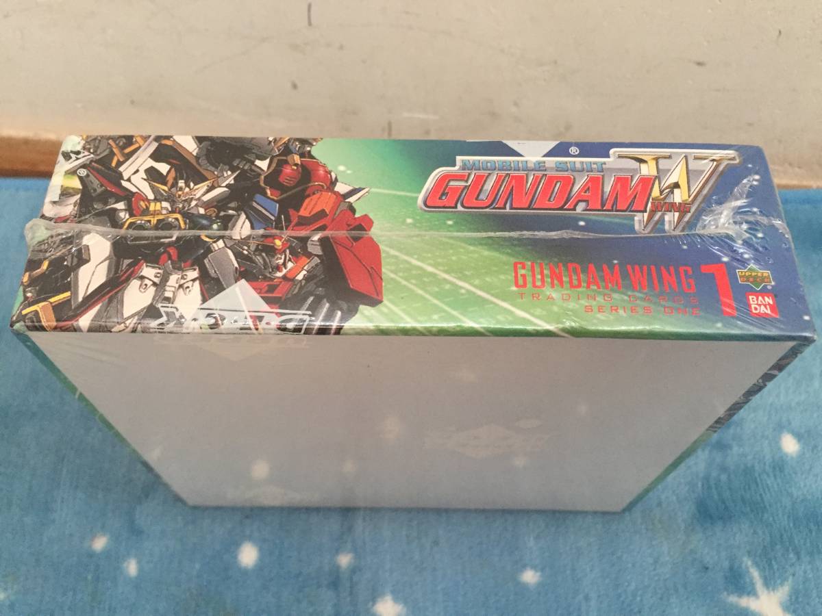 新機動戦記ガンダムW　カード　ブースターBOX 24パック　BANDAI　英語版　TCG　トレーディングカードゲーム NEW MOBILE REPORT GUNDAM WING_画像3