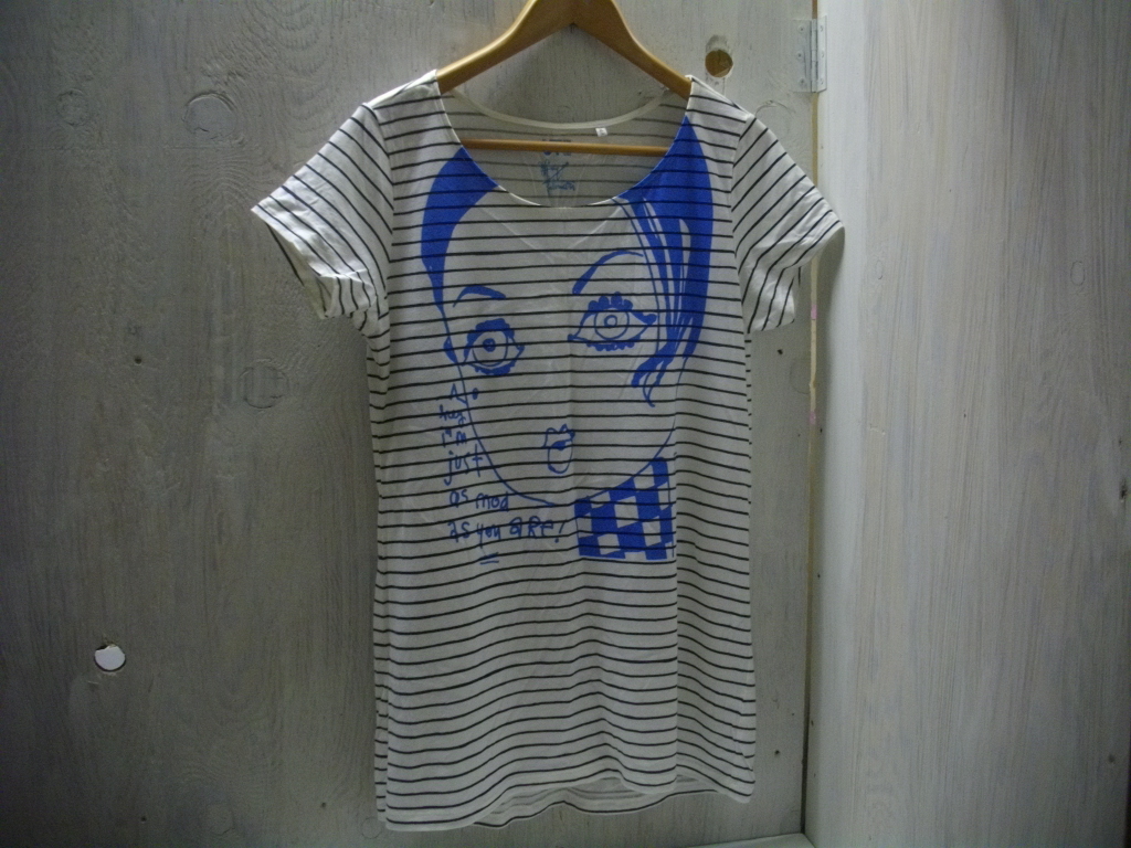 【美品】ユニクロ UNIQLO Tシャツ カットソー 半袖 白色 ボーダー 紺色 ネイビー イラスト プリント 水色 大きめ サイズ XLの画像1