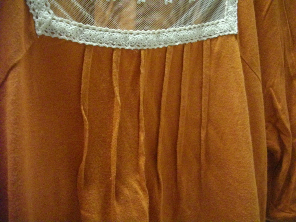 【美品】en face リオチェーン カットソー 半袖 フレアスリーブ オレンジ 色 胸元 裾 レース 刺繍 L サイズ_画像4