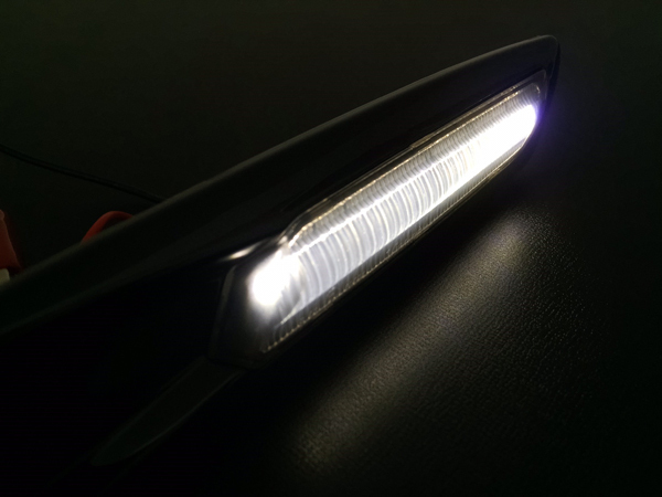 最新!! 10系 マークX ZIO LED サイドマーカー [スモーク/メッキリム] ポジション機能付き デイライト ツインカラー_画像3