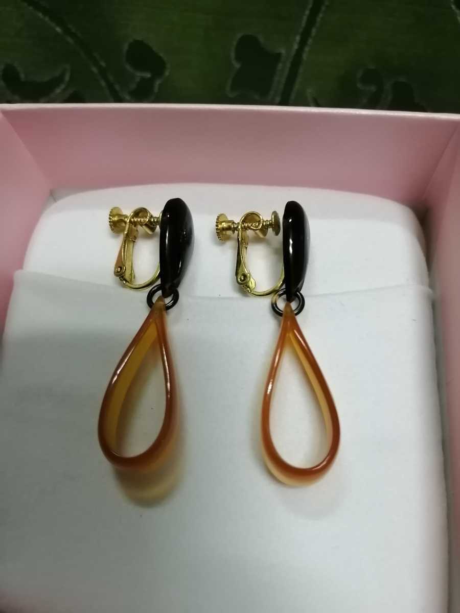 在庫限り】 本鼈甲 べっ甲イヤリング ≒4.5cm×≒0.9cm べっ甲