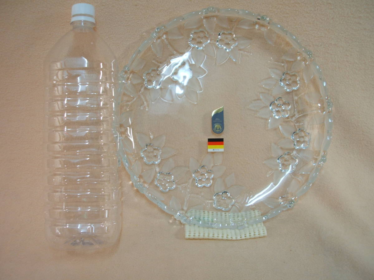 ペットボトル(2L)と比べると、こんな感じ