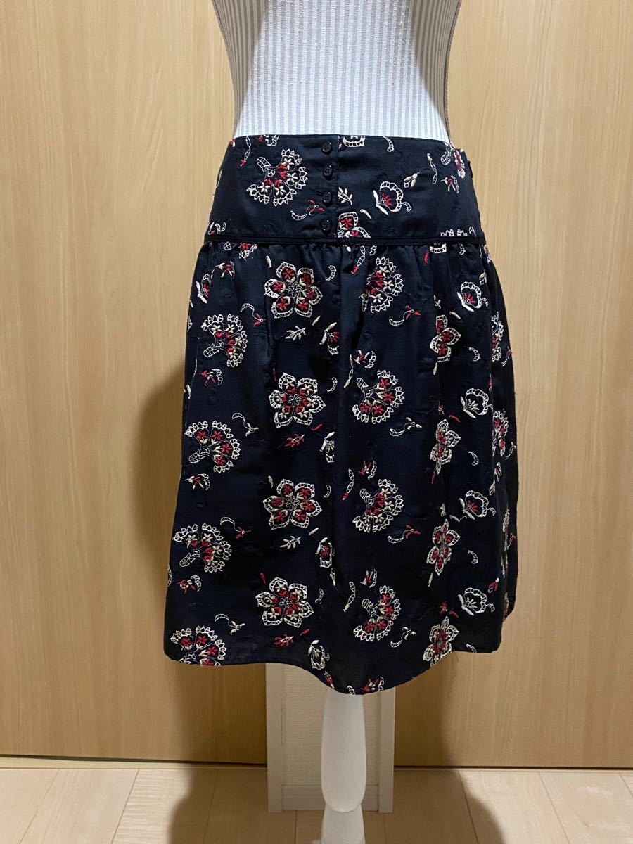 トッカ スカート 0 黒 刺繍 花柄|フリマ