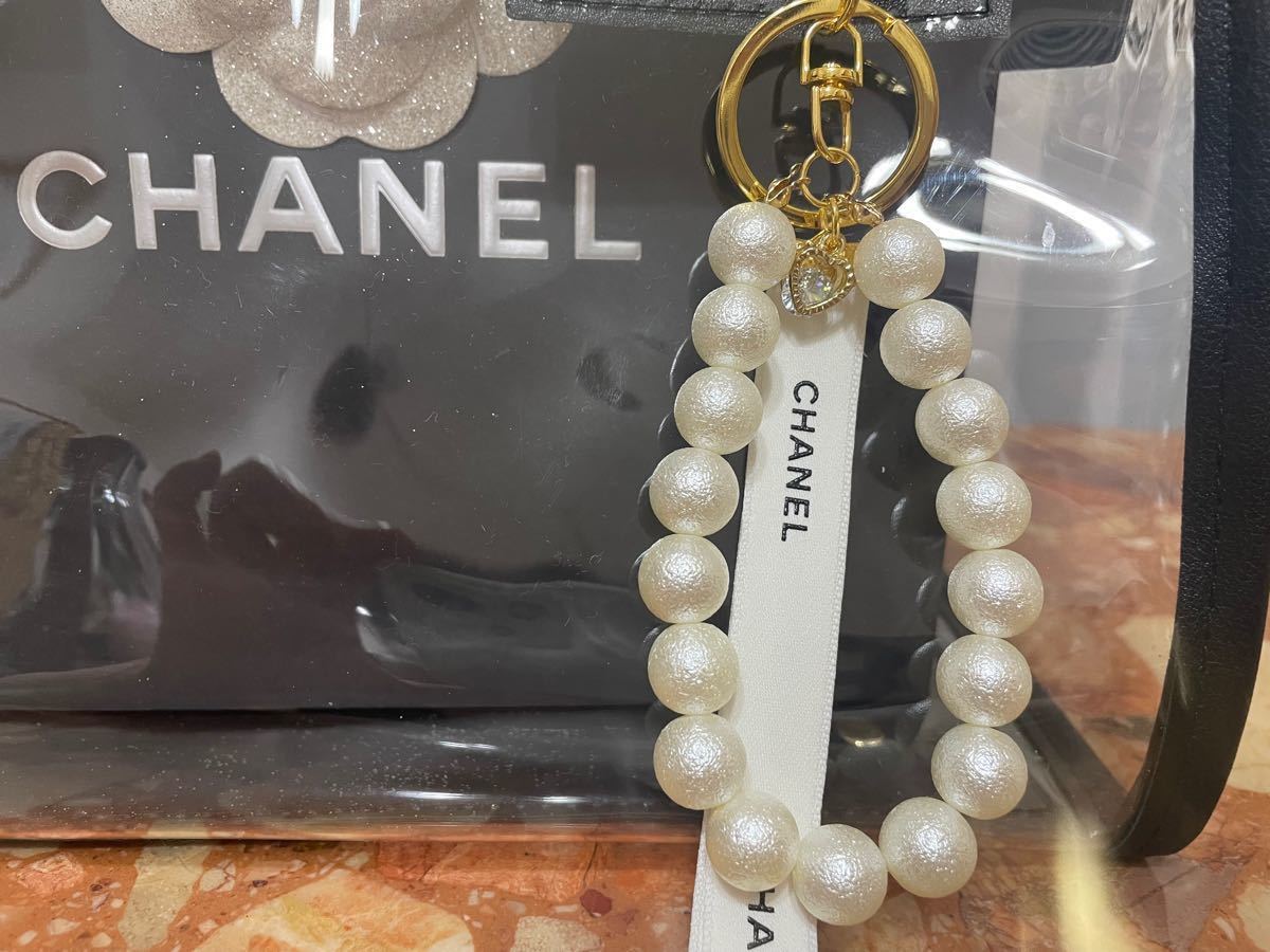 1.CHANEL 銀座限定ショップ袋　限定ラメシルバーカメリア付き　新品クリアバッグバックチャーム&新品ショップ袋大サイズ付き