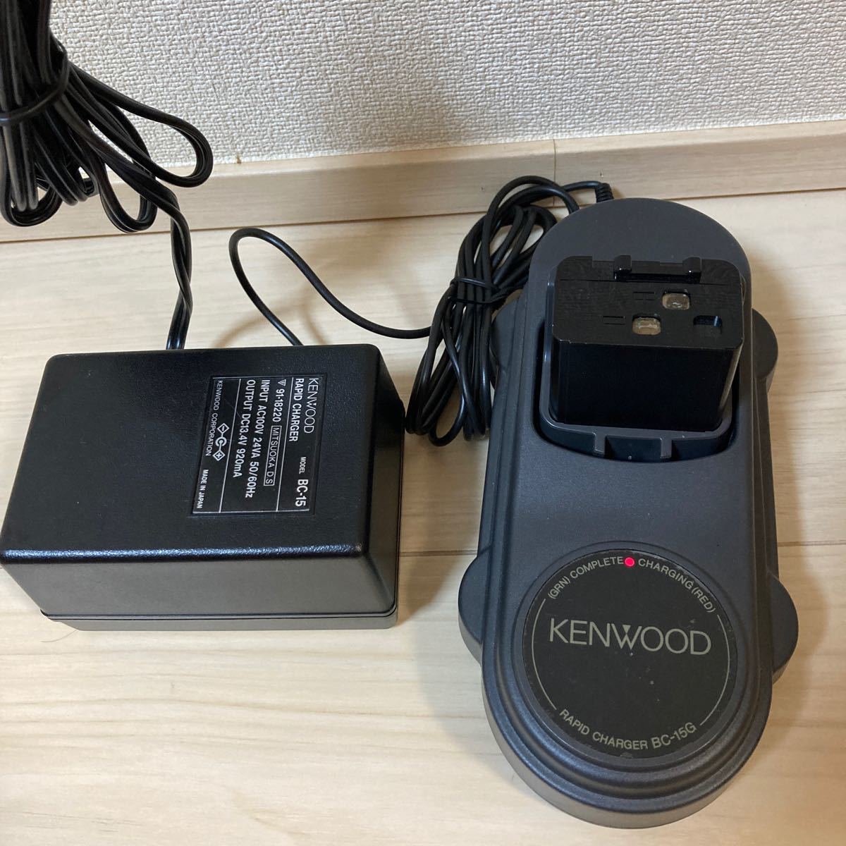 KENWOOD 無線機 TH-78 TH-K47 急速充電器 スピーカーマイク2個他 KENWOOD 無線機 TH-78 TH-K47 急速充電器 スピーカーマイク2個他
