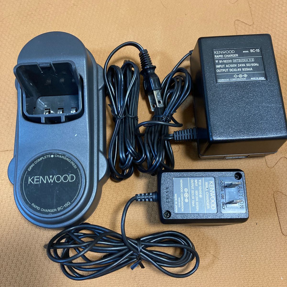 KENWOOD 無線機 TH-78 TH-K47 急速充電器 スピーカーマイク2個他 KENWOOD 無線機 TH-78 TH-K47 急速充電器 スピーカーマイク2個他