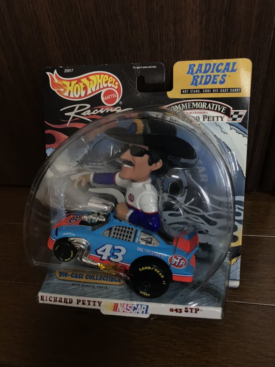 Hot Wheels ホットウィール STP pontiac RICHARD PETTY PLYMOUTH 43 リチャードペティ MILESTONE MOMENTS NASCAR 1/64 HW mattel マテル_画像1