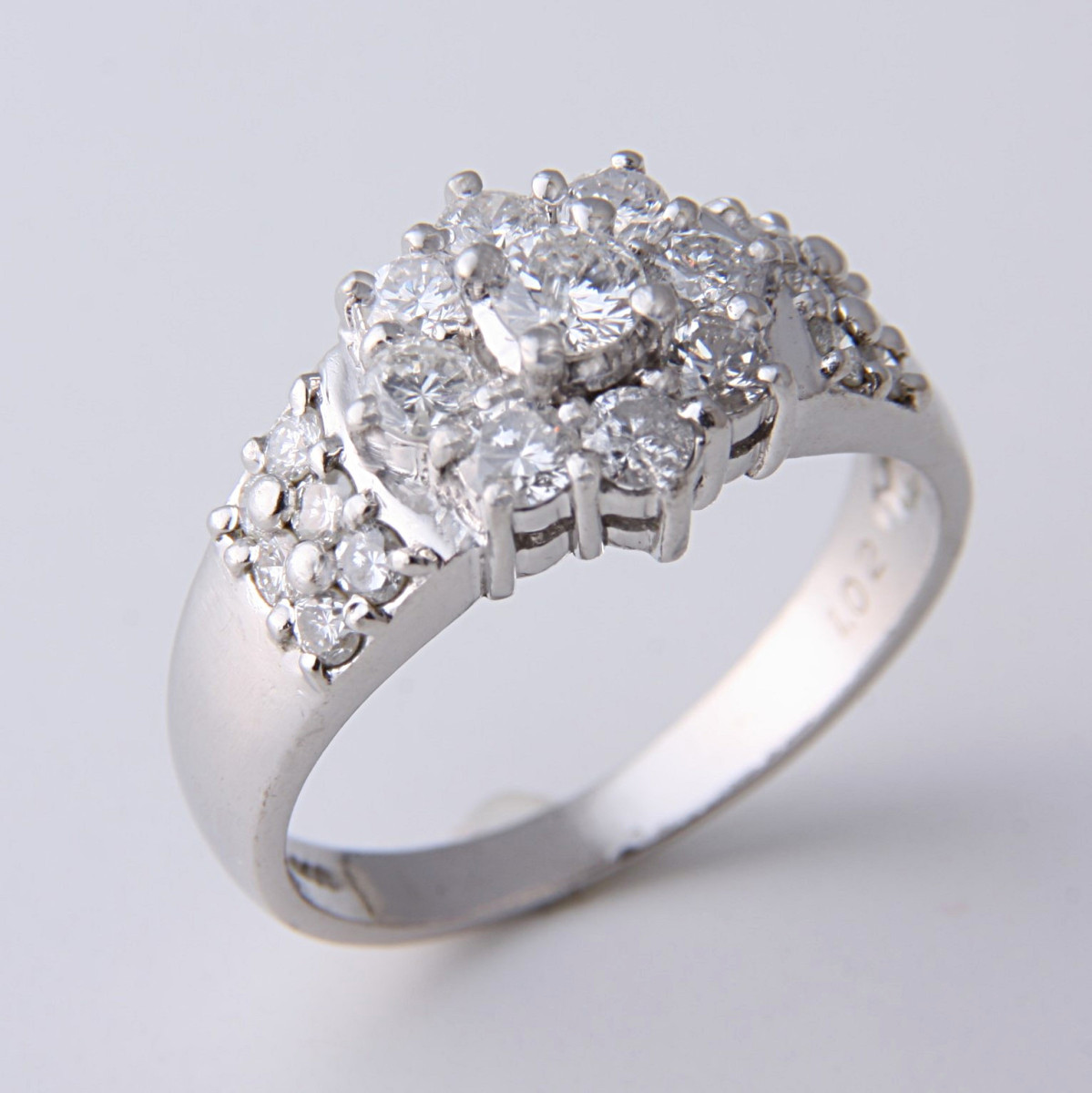 ★☆見て！Pt900プラチナ1.02Ct天然ダイヤモンドリング指輪12.5号！MJ-2401