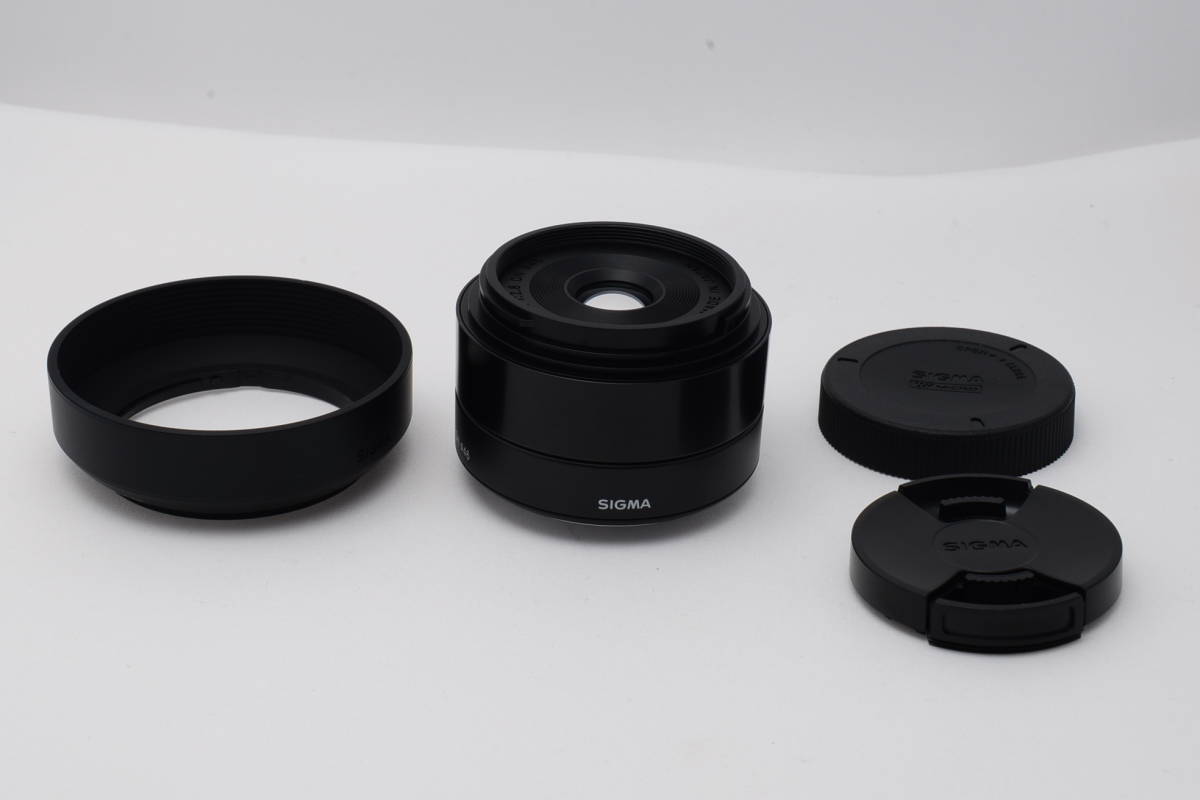 ★ほぼ新品★　SIGMA　シグマ 30mm F2.8 EX DN MFT マイクロフォーサーズ用 デジタル専用 単焦点 標準_画像1