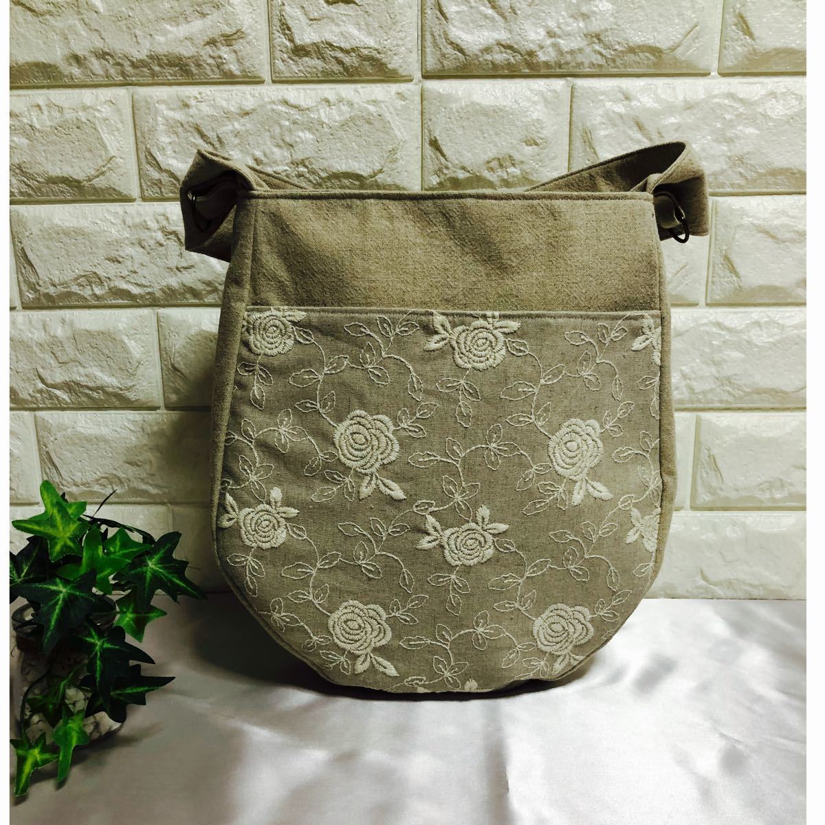 しずく型 ワンショルダーバッグ 刺繍 ハンドメイド