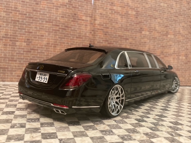 1/18 希少 メルセデス・マイバッハ S600 プルマン 黒色 ハーマン