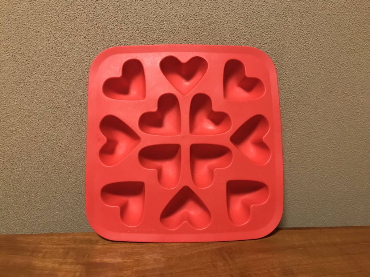  Heart type silicon ice tray icemaker plate IKEA Ikea red red Northern Europe pretty simple kitchen square 