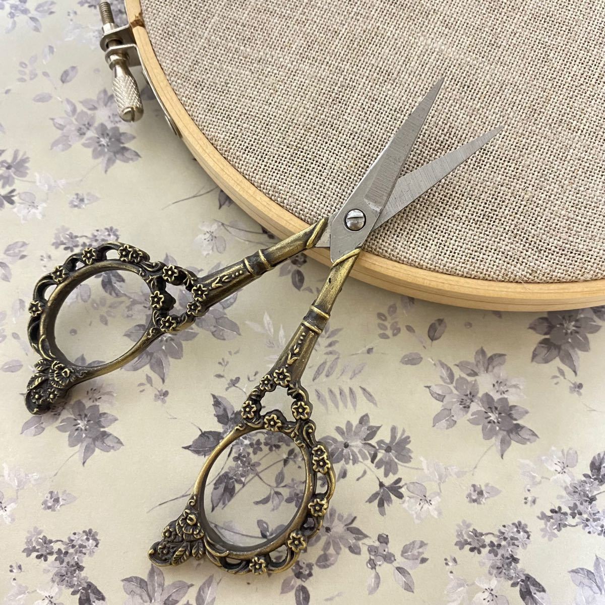 糸切りバサミ　アンティーク　糸切りハサミ　刺繍　手芸　クロスステッチのお供　裁縫
