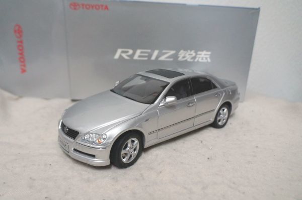 トヨタ REIZ 1/18 ミニカー 銀 マークX シルバー