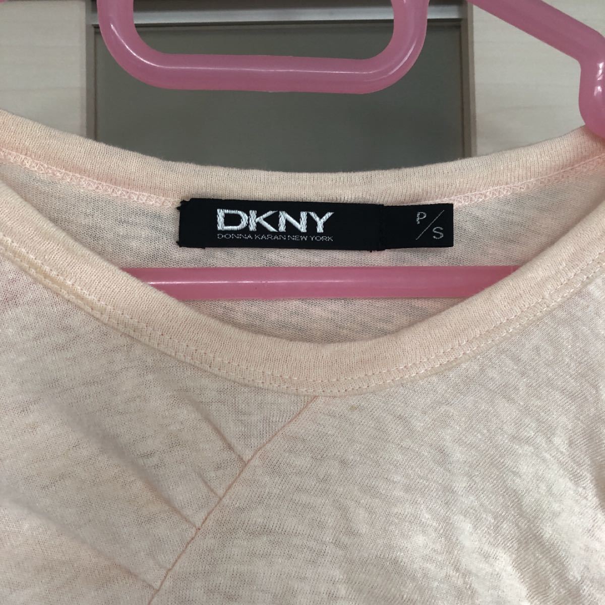 DKNY！DONNA KARAN NEW YORK！Tシャツ　ディーケーエヌワイ