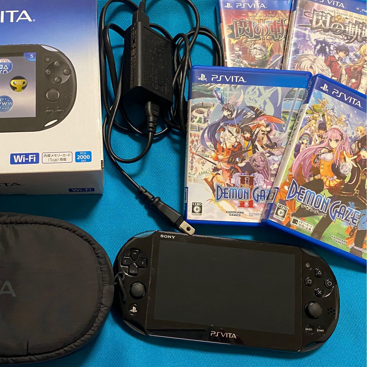 PS Vita 本体　＋　ソフト4本セット 