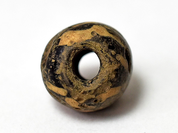 ○わくわく とんぼ玉☆ジャワ島出土 漆黒のマニックブルン2 トンボ玉 蜻蛉玉【2108】【送料無料】【EB21029-2】 ○わくわく とんぼ玉☆ジャワ島出土 漆黒のマニックブルン2 トンボ玉 蜻蛉玉【2108】【送料無料】【EB21029-2】