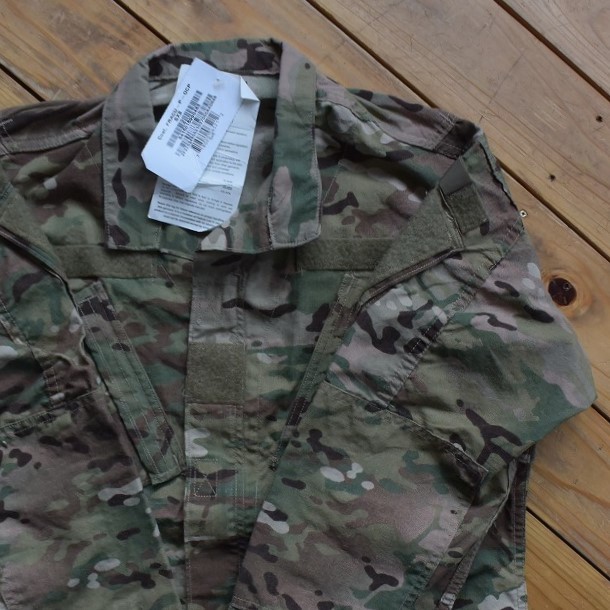 デッドストック U.S Army ACUジャケット メンズ SMALL-XSHORT 希少サイズ マルチカモ ミリタリー 軍物 新品 カーキ タグ付き未使用品 T1100の画像1