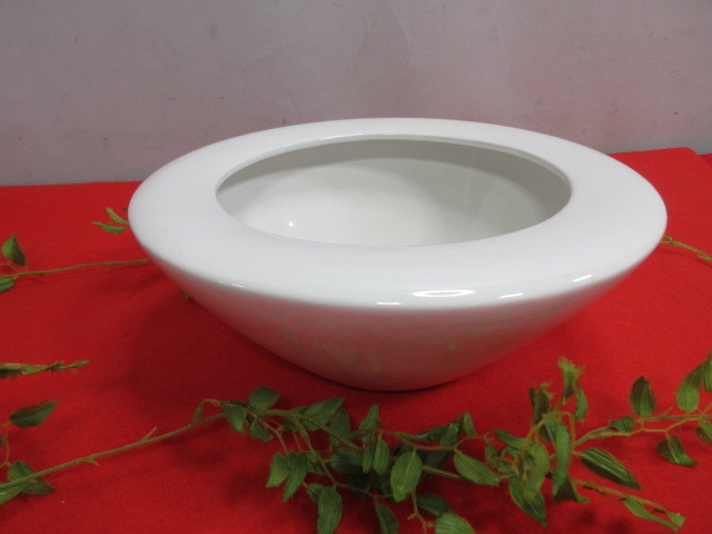 8Ｈ7130(4)　鉢カバー・花瓶・花器・用途色々マルチ大型　器 陶器製・ホワイト　φ29ｃｍ　Ｈ12ｃｍ　寄せ植えにも
