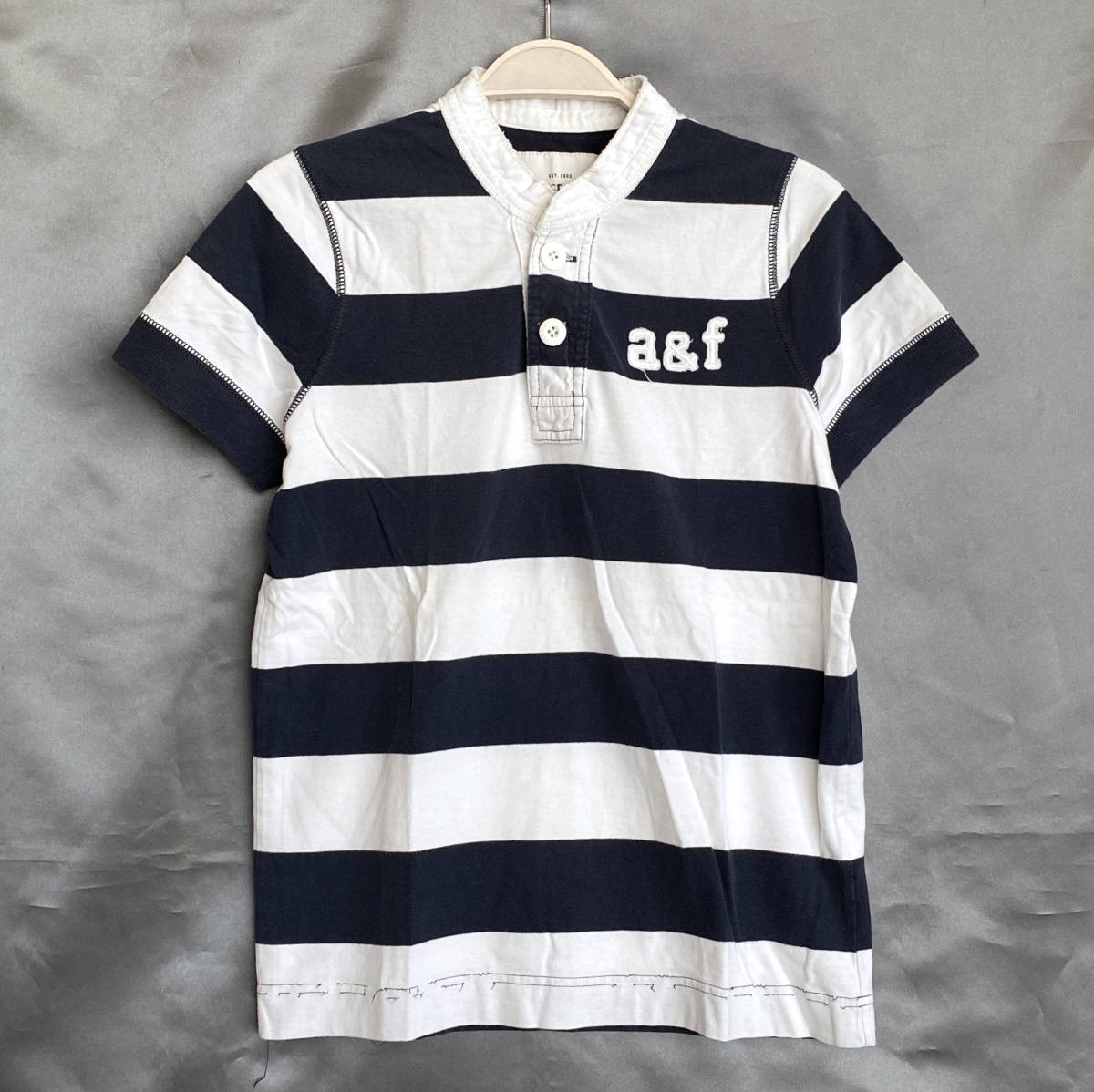 abercrombie Abercrombie & Fitch Henry футболка Kids XL boys окантовка белый темно-синий кнопка . Logo печать Logo нашивка A&F морской короткий рукав мягкость .B49