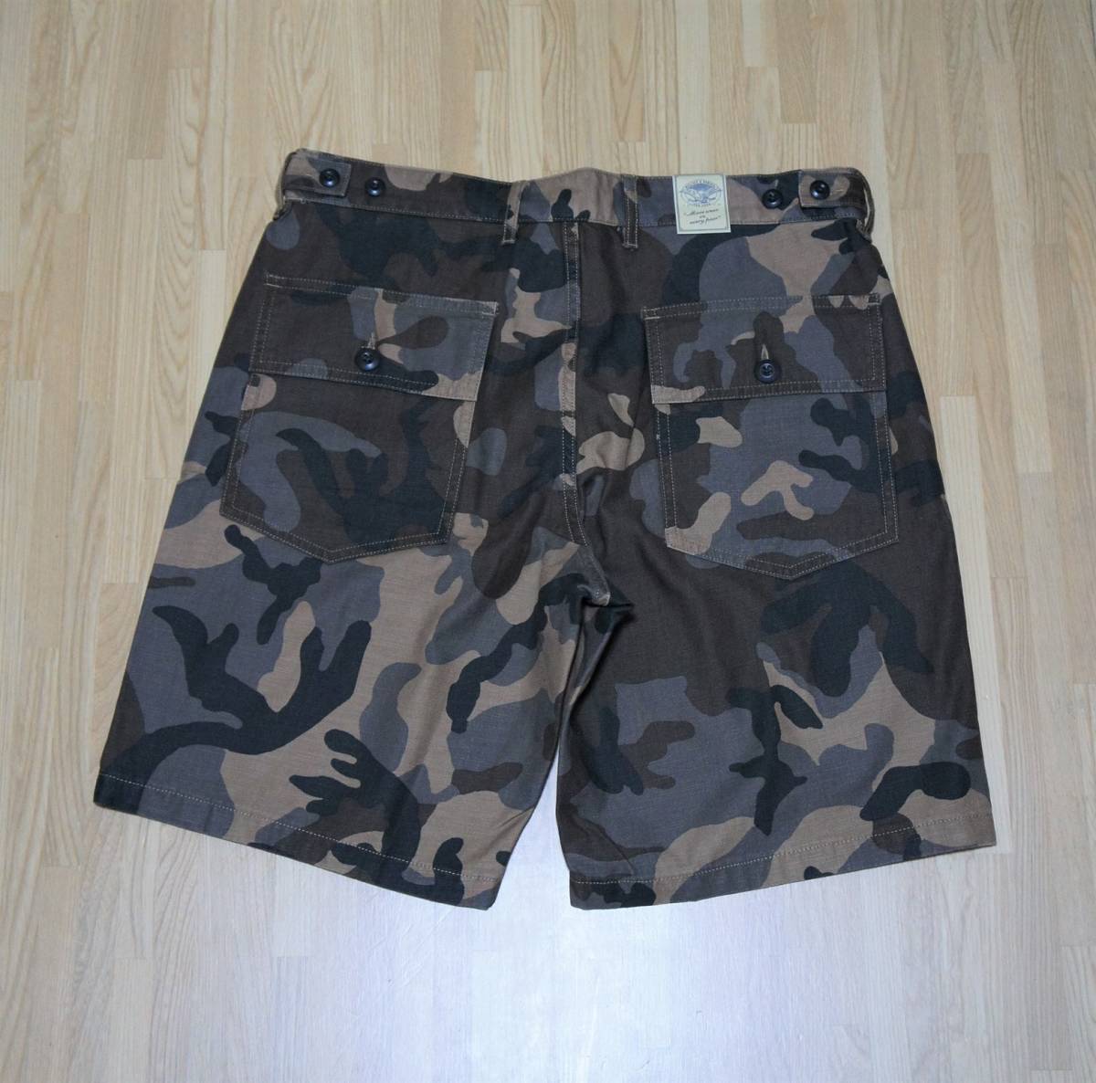 SALE！【未着用 新品】 サイズ: W31 WALLACE & BARNES ウォレス&バーンズ camp short 「HUGE CAMO」チノ ショート パンツ カモ柄 2_画像7