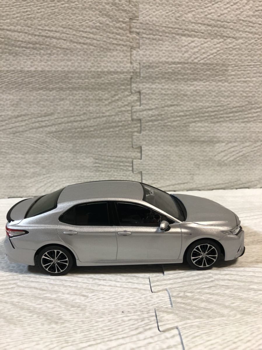 1/30 トヨタ 新型カムリ ハイブリッド WS CAMRY 前期 非売品 カラーサンプル ミニカー シルバーメタリック_画像3