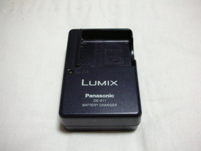 ◆中古品 Panasonic パナソニック LUMIX 充電器 DE-A11A◆