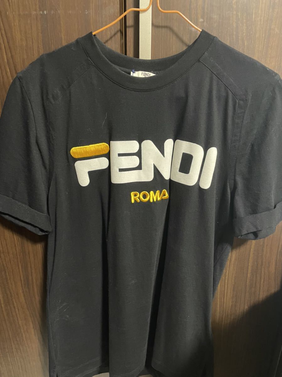 人気のファッションブランド！ FENDI フェンディTee ロゴTシャツ 半袖T