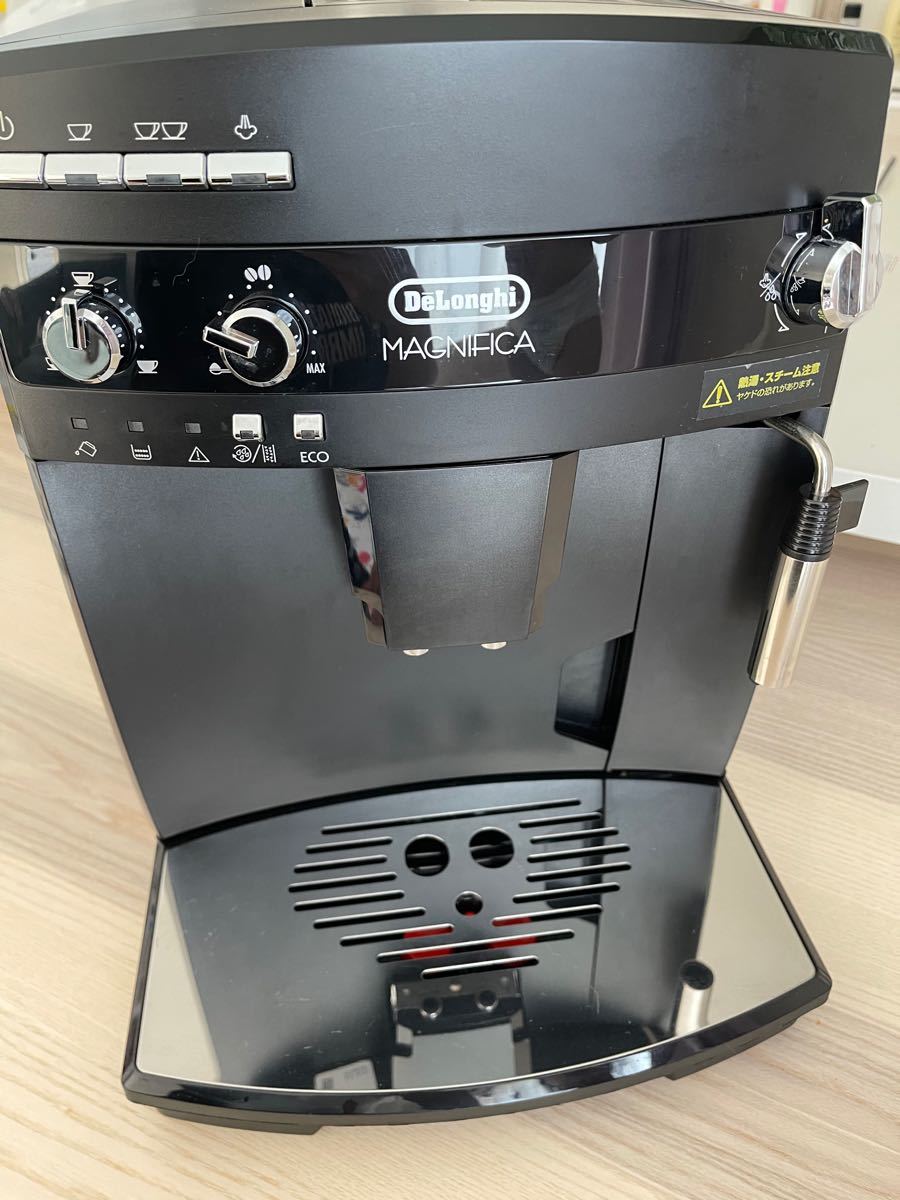 デロンギ 全自動エスプレッソマシン DeLonghi 全自動 コーヒーマシン デロンギマグニフィカ　ESAM03110B