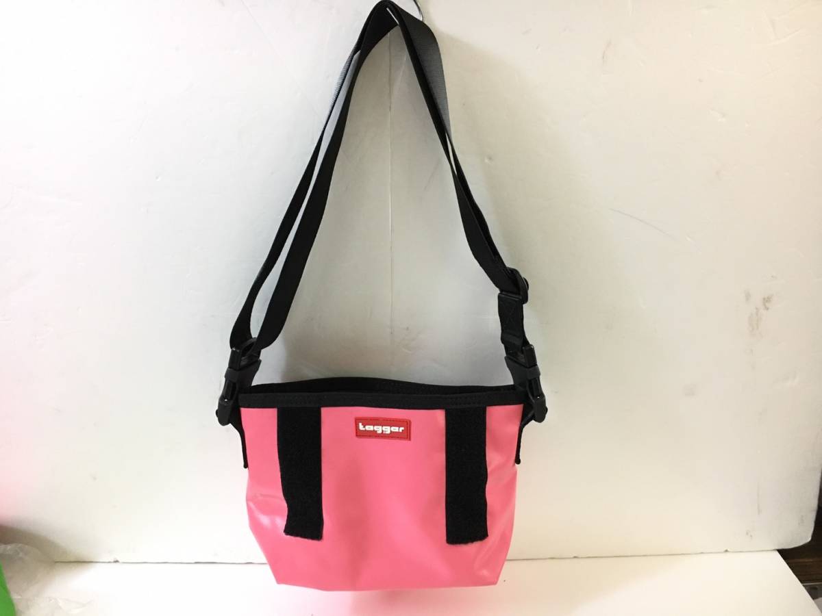 [ with defect ]Tagger Mini messenger bag pink gloss equipped that 1