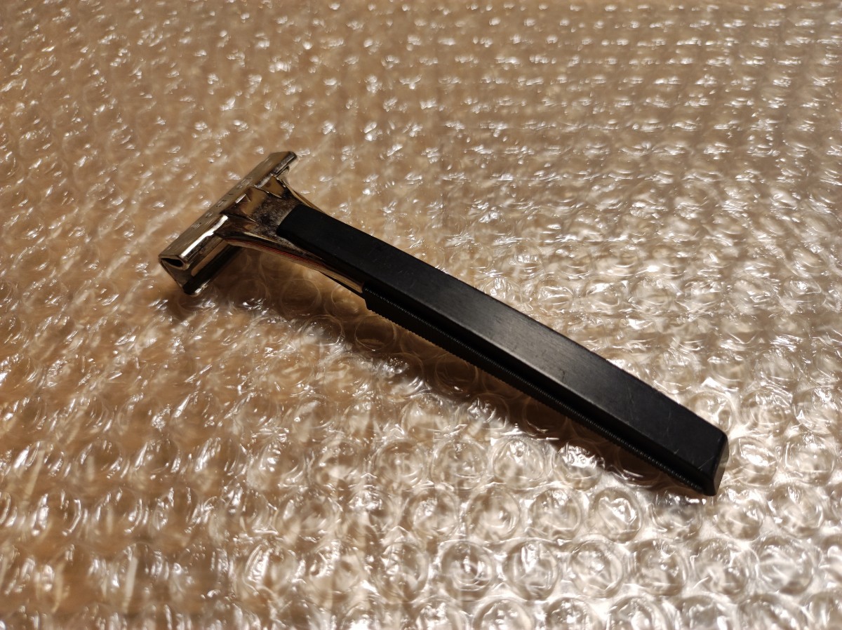 希少品】シック インジェクター ホルダー+未使用替刃一枚刃×10枚 希少品】シック インジェクター ホルダー+未使用替刃一枚刃×10枚
