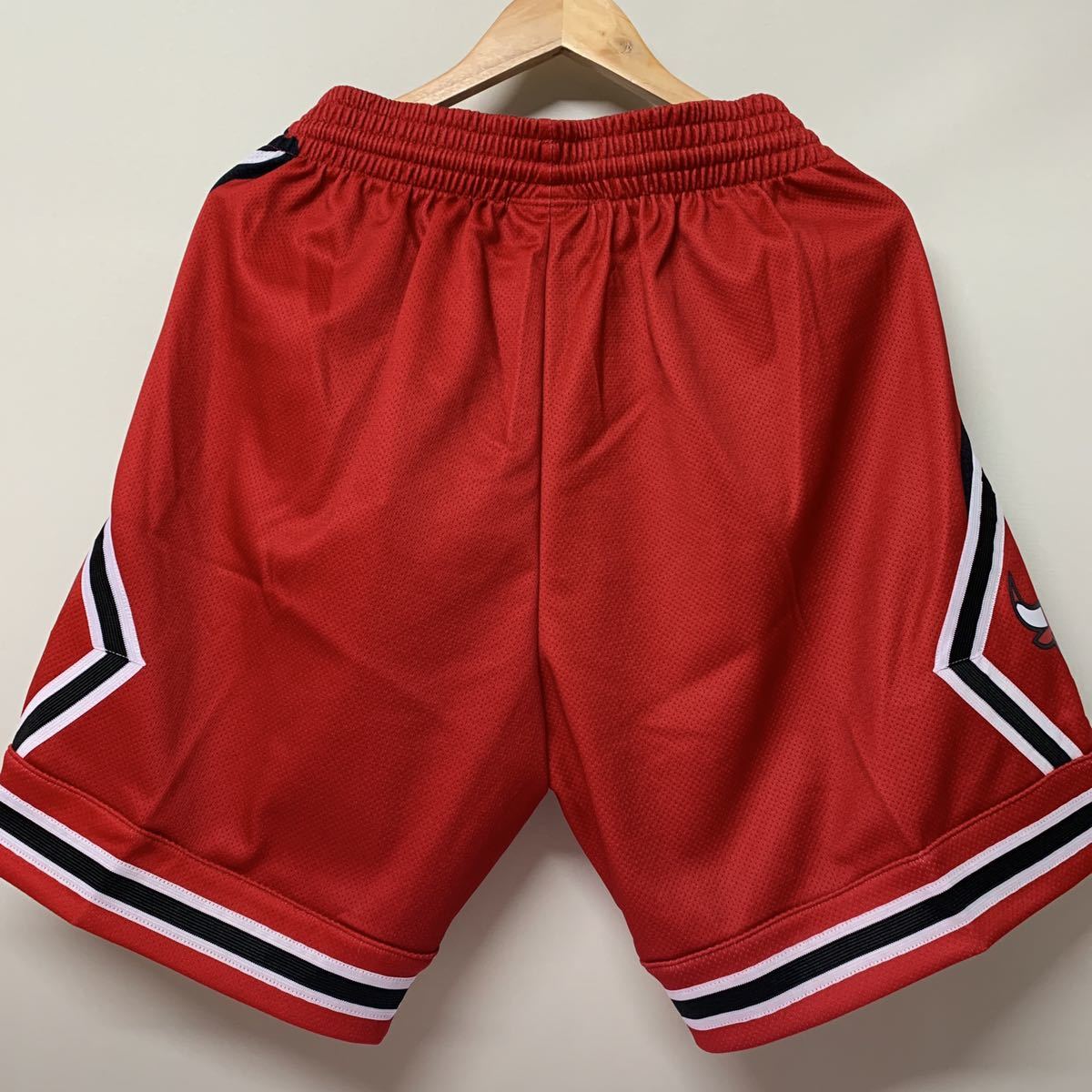 税込】 ミッチェルネス シカゴブルズ ショーツ サイズXL