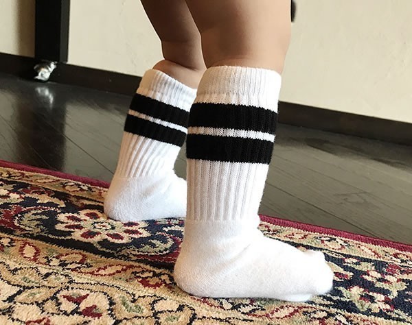 SkaterSocks (スケーターソックス) ベビー キッズ ソックス 靴下 赤ちゃん Kids White tube socks with Green stripes style 1 (10インチ)_画像3