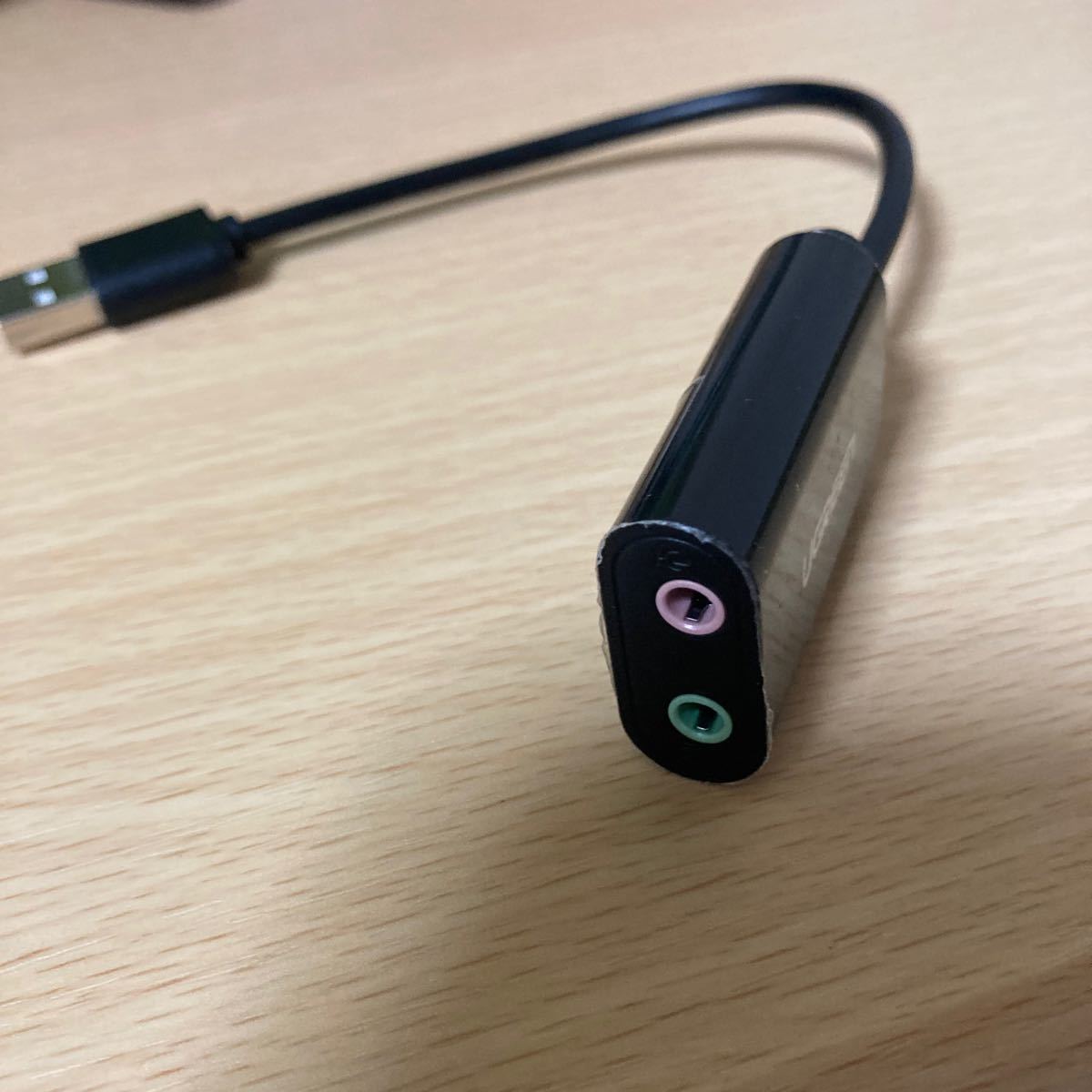 USB オーディオ変換アダプタ　3.5mm ミニジャック　ベッドホン　マイク端子