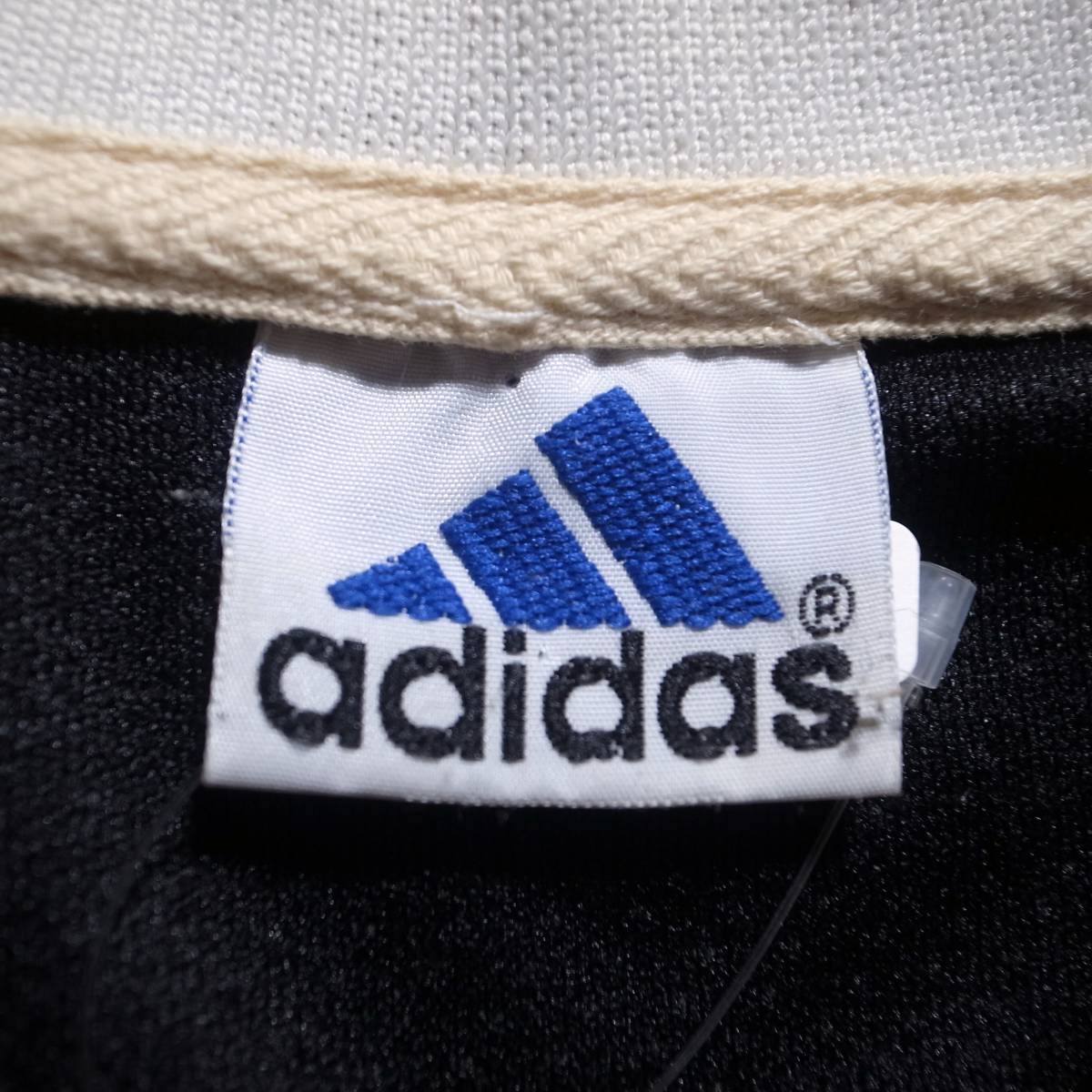 アディダス 90s ビンテージ シャツ 古着 adidas Tシャツ 白 黒 トレフォイル 三つ葉 背ロゴ デカロゴ_画像7