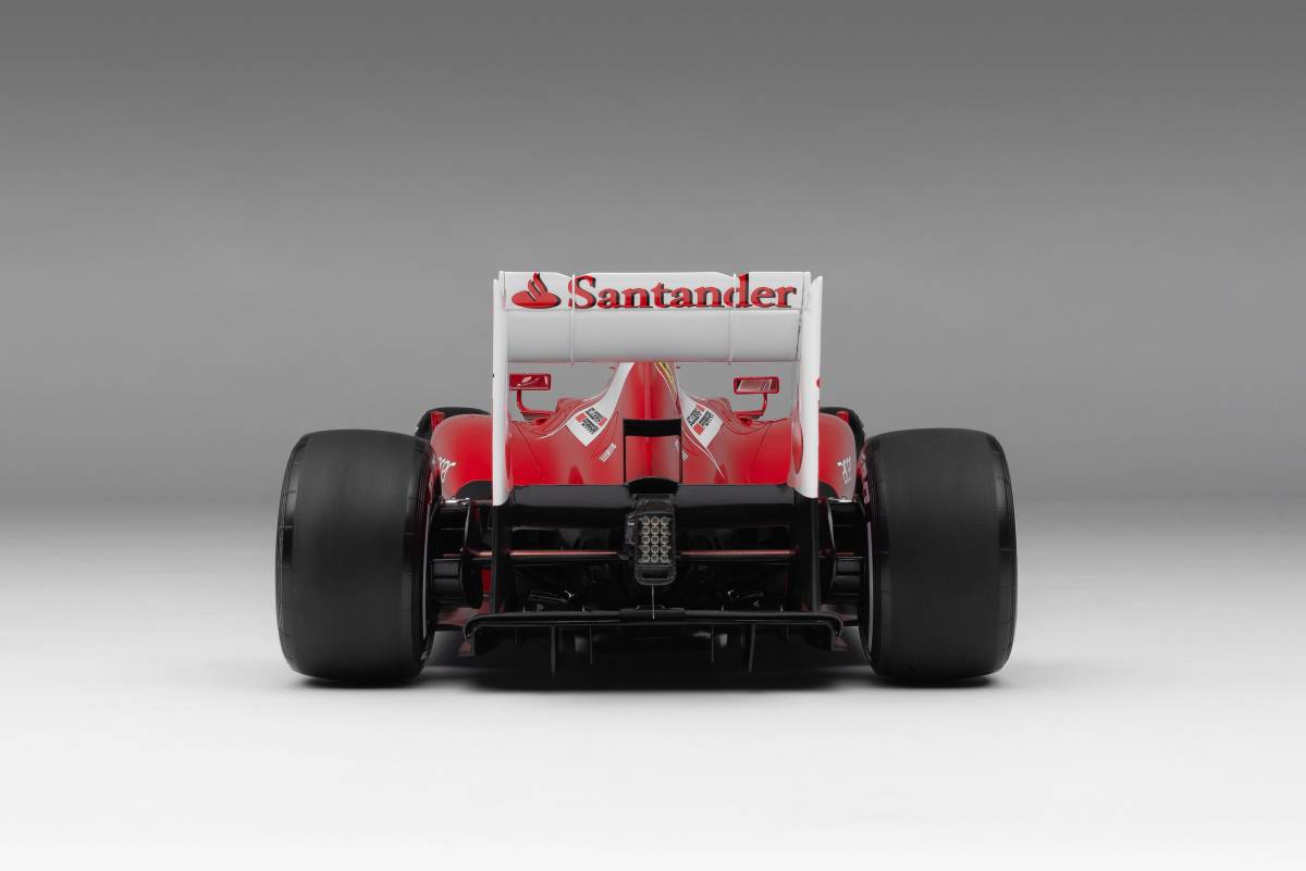 【玩具模型】AMALGAM FERRARI F2012 FERNANDO ALONSO WINNER in F1 VALENCIA GP アマルガムフェラーリ F2012 合金模型車ミニカー1:8 E27_画像5