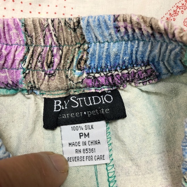 PayPayフリマ|USA古着 90s~ シルク100% 総柄 ロング丈 フレアスカート 緑 M オールド ヴィンテージ アメリカ古着 ロングスカート 春夏 137 PayPayフリマ|USA古着 90s~ シルク100% 総柄 ロング丈 フレアスカート 緑 M オールド ヴィンテージ アメリカ古着 ロングスカート 春夏 137