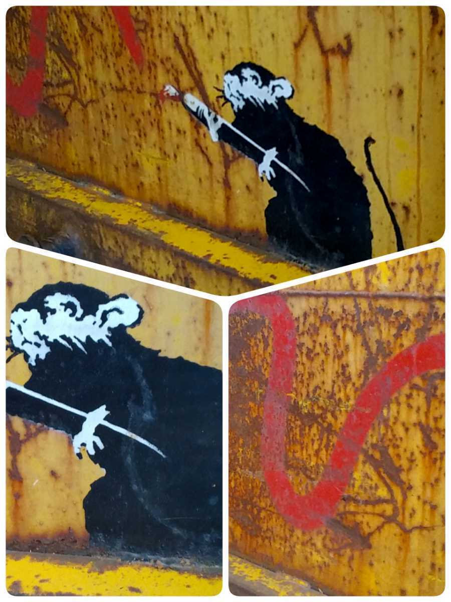 国宝級作品！Banksy(バンクシー) ストリート GF 『RedLine Rat』ロードサイン■2012年以前の作品■イギリスのレスター■巨大特注額装済