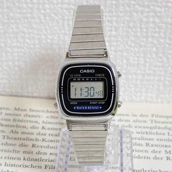 ★CASIO デジタル 多機能 腕時計 ★カシオ LA670W アラーム クロノ シルバー 稼動品 F5002_画像1