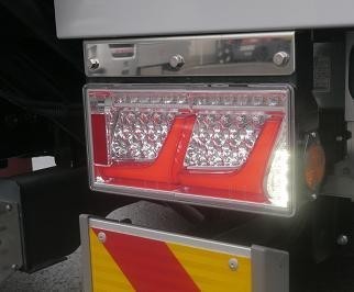 KOITO LEDテール 2連タイプ シーケンシャルターン レッド 左右セット UD トラクター 2010～ LEDRCL-24R2S/LEDRCL-24L2S_画像4