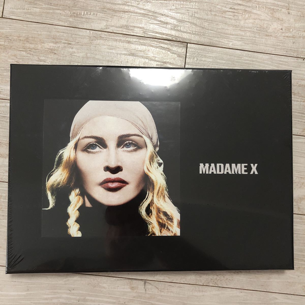 良好品】 MADONNA Madonna マドンナ MADAME Madame X VIP特典ブック