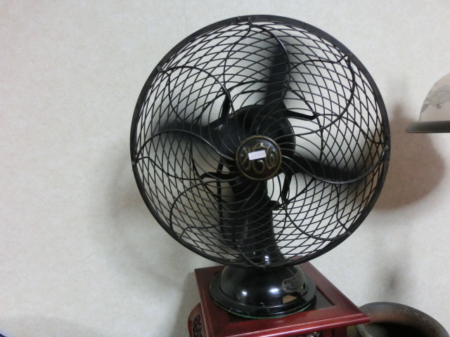  Tokyo Shibaura factory. electric fan, Showa Retro antique retro, restore . electric fan 80 year from 90 year front feather burnishing less 